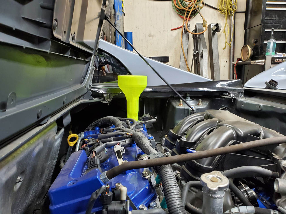Fancy Speed Pour Oil Funnel (Toyota / Lexus) 
